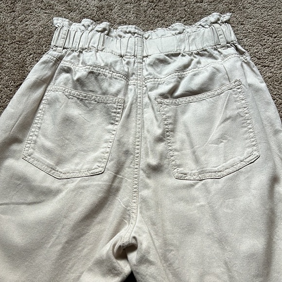 Midriff Top with High Waisted H&M Pants - Picture 15 of 15